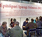 Build Communication - A mag�n�p�ttet� inform�l�dik, majd nekil�t maga