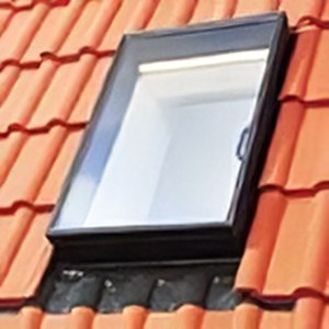 VELUX GVT t�pus� tet�kib�v� lakatlan padl�sokra