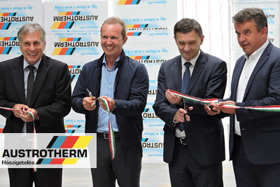 Austrotherm - Telephelyfejleszts Szekszrdon - 10 v utn j csarnokbl ltja el a dl-magyarorszgi rgit az Austrotherm