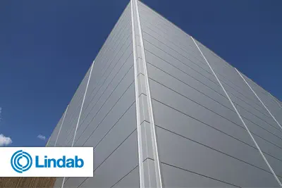 ***Lindab - Professzionális szendvics&shy;panelek ipari csarnokokhoz