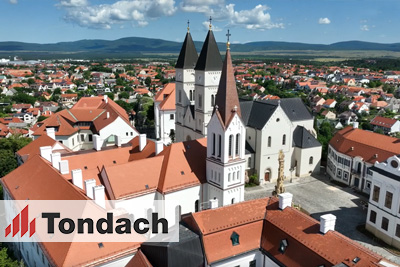 Tondach - Tondach kerámia tetőcseréppel újultak meg a Veszprémi Vár épületei