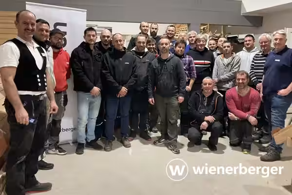 ***Wienerberger - Sikerrel zajlanak a Wienerberger szakmai képzései kivitelezők, kőművesek és tetőfedők számára