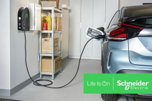 Schneider: A Schneider Electric megoldásaival már a társasházban élők is tölthetik otthon e-autóikat >>