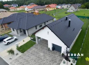 Térkővel és tetőcseréppel az otthonkép formálásáért