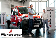 Wienerberger - Átadták a Wienerberger kivitelezői programjának fődíját, egy Renault Mastert